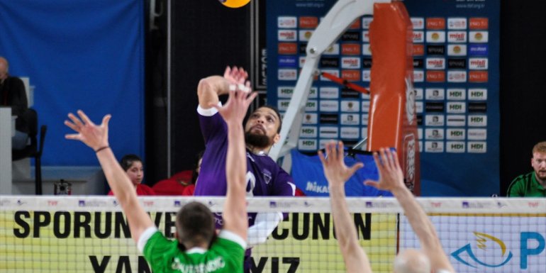 Voleybol: AXA Sigorta Efeler Ligi