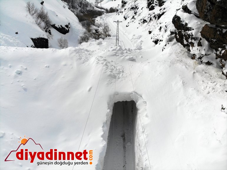 AĞRI sağlanıyor köy yolunda ile ulaşım kardan tünel düşen Çığ - 9