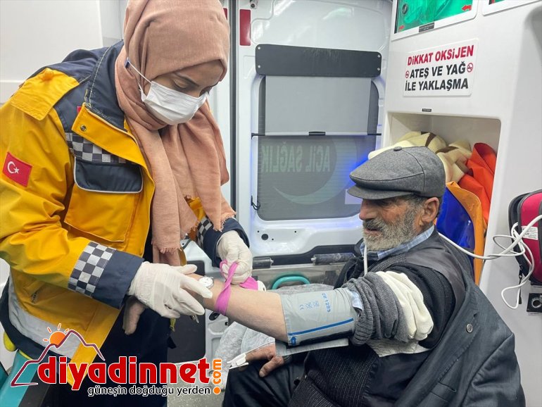 kardan rahatsızlanan yolu paletli kapalı ambulansla kişi, Ağrı