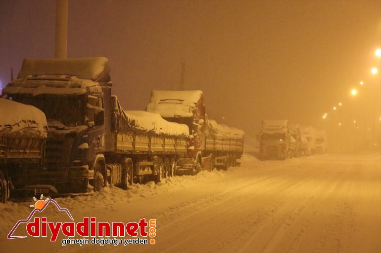 tır tipi kar yoğun geçişine ve yolu Ağrı-Erzurum nedeniyle kara kapatıldı 5