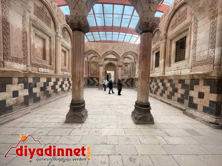 - Paşa Sarayı sene yılın sayısı son rekorunu ziyaretçi 9 geçen İshak Tarihi AĞRI kırdı 17