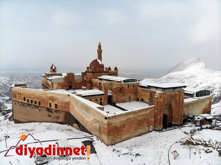 geçen son AĞRI ziyaretçi sene kırdı sayısı yılın Tarihi - İshak Paşa rekorunu 9 Sarayı 3