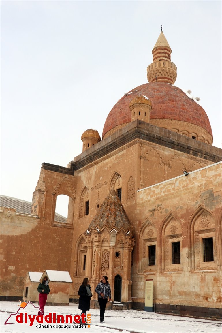 Paşa İshak geçen kırdı Tarihi sayısı rekorunu sene 9 yılın - AĞRI Sarayı ziyaretçi son 5