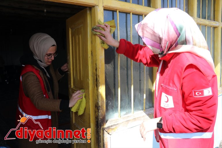 taht gönlünde engelli Kızılay ve gönüllüleri muhtaç kuruyor bireylerin - Türk AĞRI bakıma 13