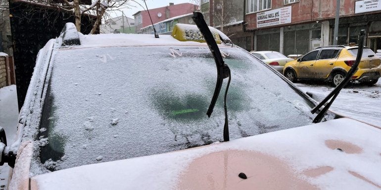 Ardahan'da kar nedeniyle kapanan 6 köy yolu ulaşıma açıldı