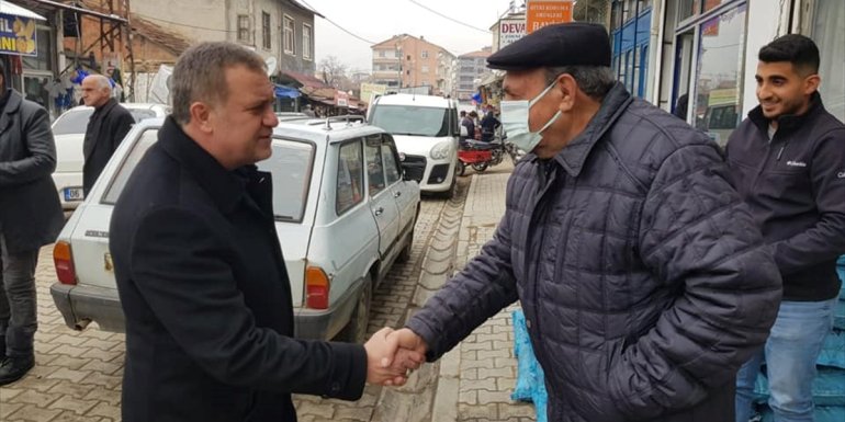 Baskil Belediye Başkanı Akmurat, yaşlıları ziyaret etti