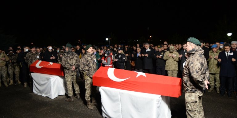 Bingöl'de mühimmat sevki sırasındaki patlamada şehit olan 2 polis için tören yapıldı