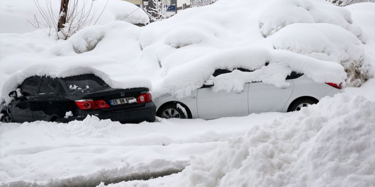 Van, Hakkari, Bitlis ve Muş'ta 901 yerleşim biriminin yolu kardan kapandı