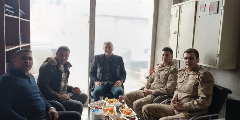 Bulanık'ta İlçe Jandarma Komutanı Özkök, basın mensuplarını ziyaret etti