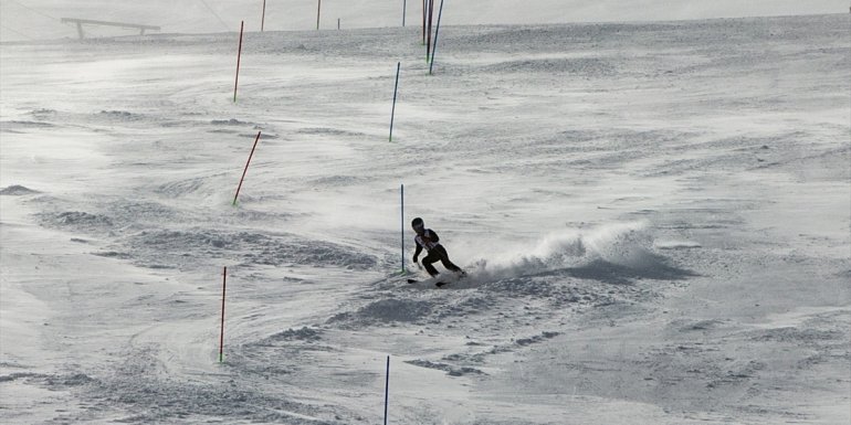 Erzurum'daki ÜNİLİG Alp Disiplini Türkiye Şampiyonası tamamlandı