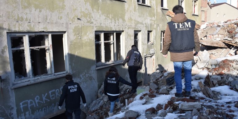 ERZURUM - Gençlere kucak açan narkotik polisi zehir tacirlerinin korkulu rüyası oluyor1