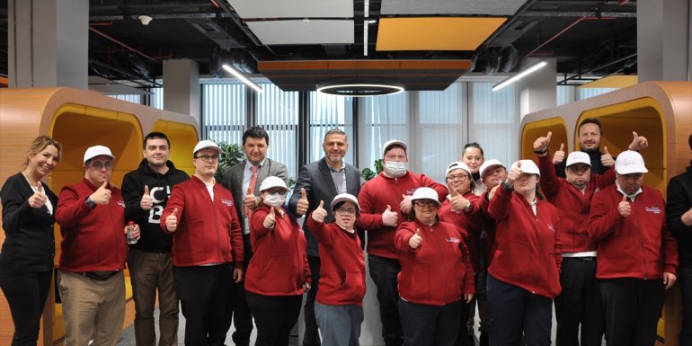 Girişimcilerle down sendromlu gençler, Teknopark İstanbul'da bir araya geldi