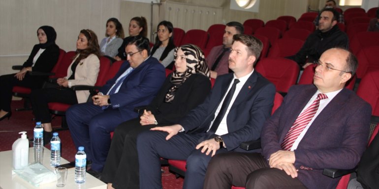 Hakkari'de Mehmet Akif Ersoy'u ve Çanakkale Şehitlerini anma programı düzenlendi