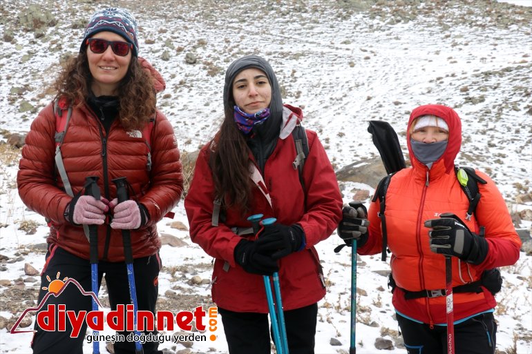 Kadın dağcılar Dünya Kadınlar Günü'nü Türkiye'nin zirvesinde kutlamayı hedefliyor