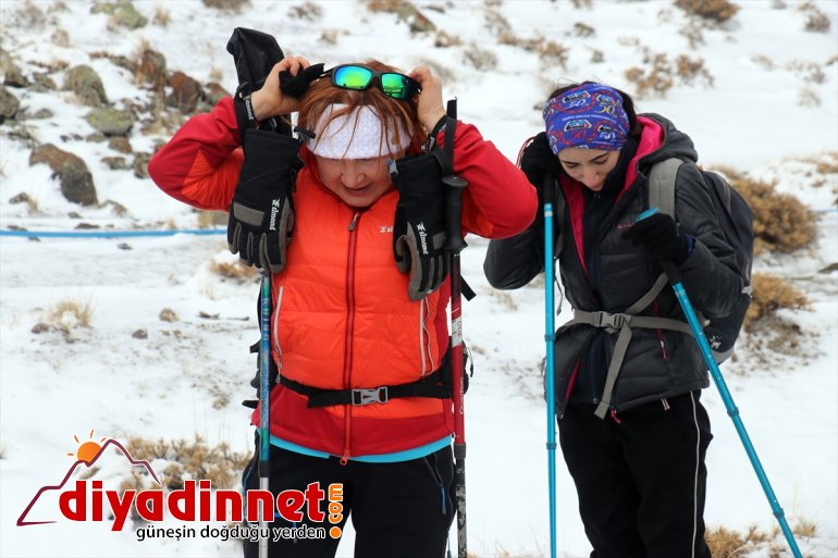 Kadınlar zirvesinde dağcılar Günü