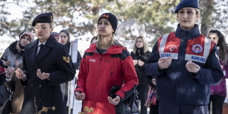 Kahraman Türk kadını Nene Hatun kabri başında anıldı1