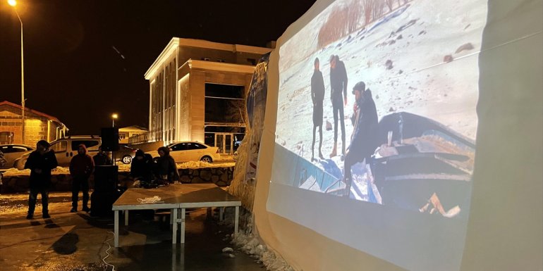 "Kar Kırmızı" filminin galası Kardan Perde Film Festivali'nde yapıldı