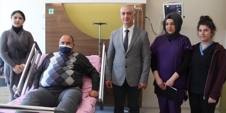 Karaciğer naklinin ardından 50 kilogram alan hastaya tüp mide ameliyatı