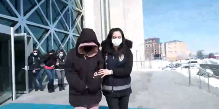 Kars'ta düzenlenen fuhuş operasyonunda 12 kişi gözaltına alındı