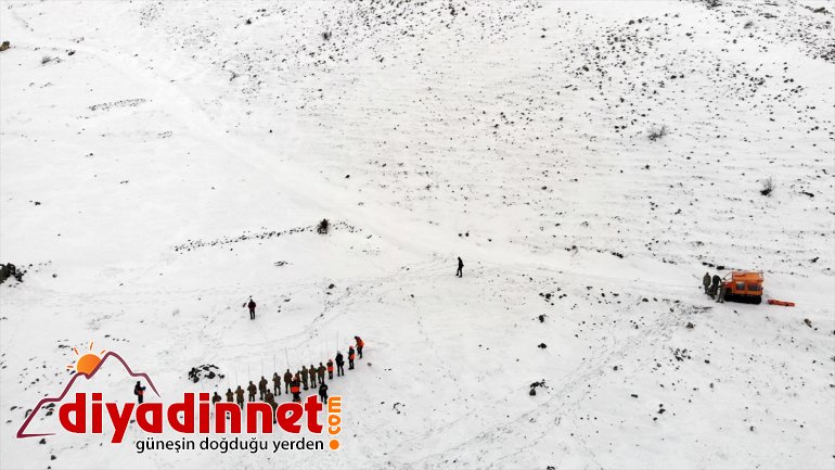 Komandolara Ağrı Dağı eteklerinde "çığda arama kurtarma eğitimi" verildi