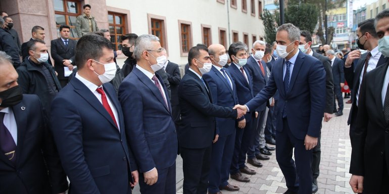 Milli Eğitim Bakanı Özer'den "yüz yüze eğitim" açıklaması: