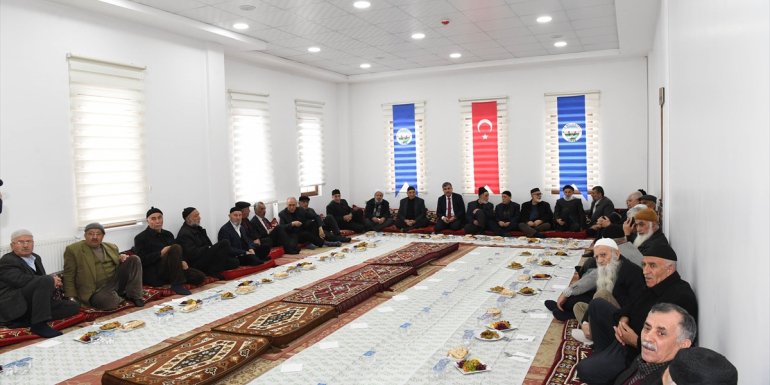 Muş Belediye Başkanı Asya, yaşlılarla buluştu