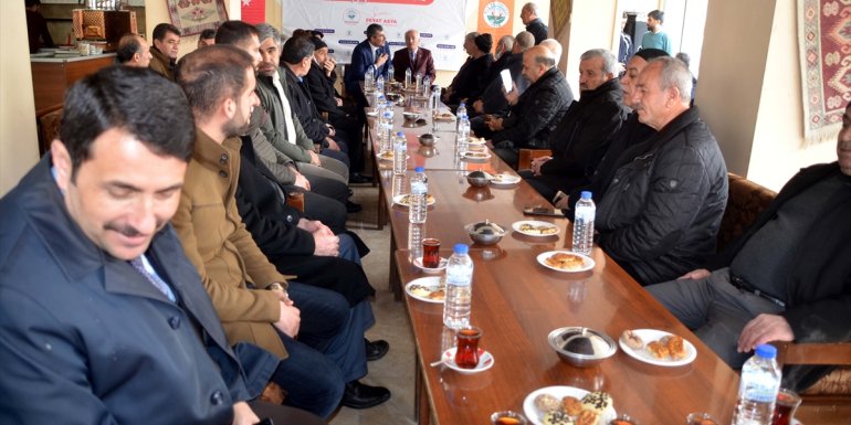 Muş Belediye Başkanı Feyat Asya vatandaşlarla bir araya geldi