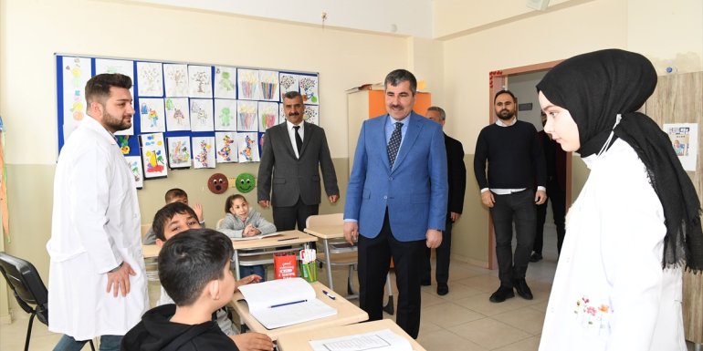 Muş Belediyesi Başkanı Asya, özel çocukları ziyaret etti