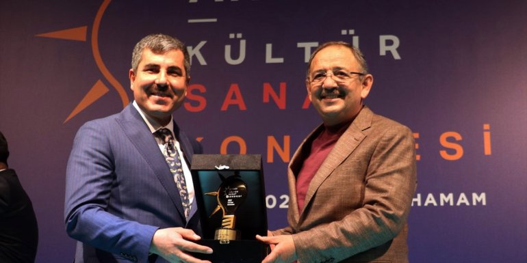 Muş Belediyesine kültür ve sanat ödülü verildi