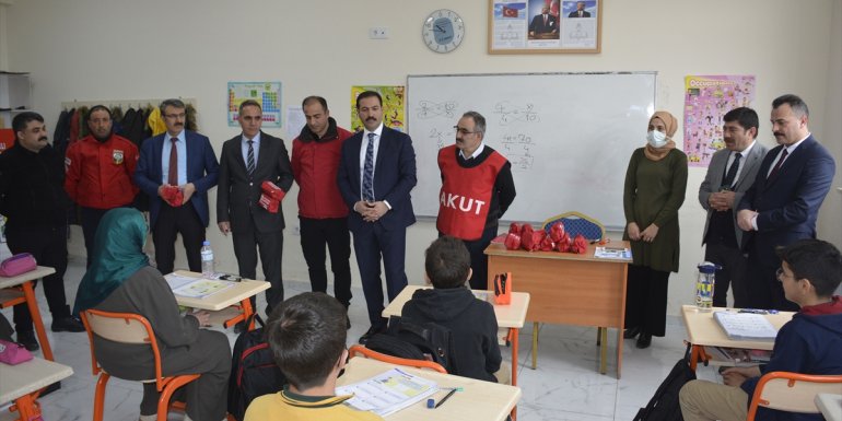 Tatvan'da öğrencilere deprem eğitimi verildi