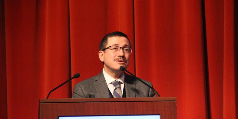 Turgut Özal Tıp Merkezinden emekli olan 60 kişiye plaket verildi