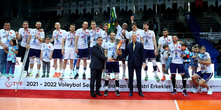 TÜRŞAD ve Hatayspor Voleybol AXA Sigorta Efeler Ligi'ne yükseldi