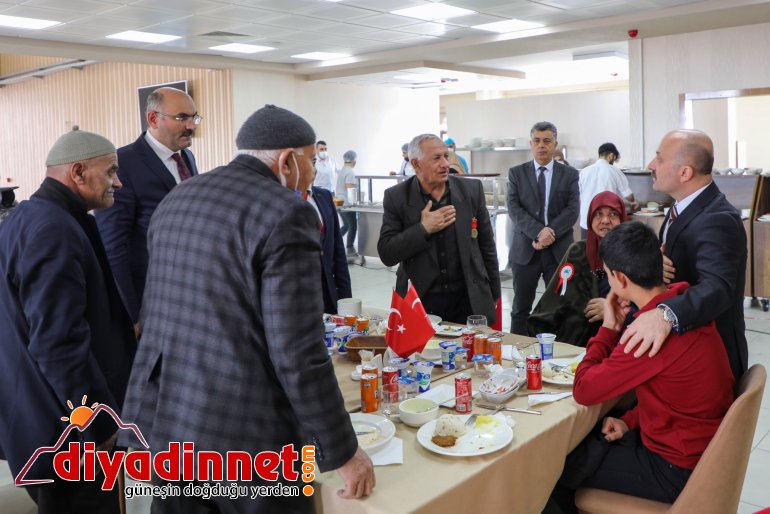 Vali Varol, şehit aileleri ve gaziler onuruna yemek verdi5