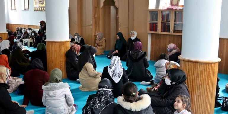 Van Büyükşehir Belediyesi Berat Kandili programı düzenledi