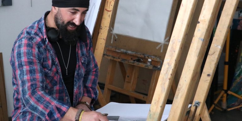 Vücut geliştirme antrenörünün spor ve sanat dolu yaşamı