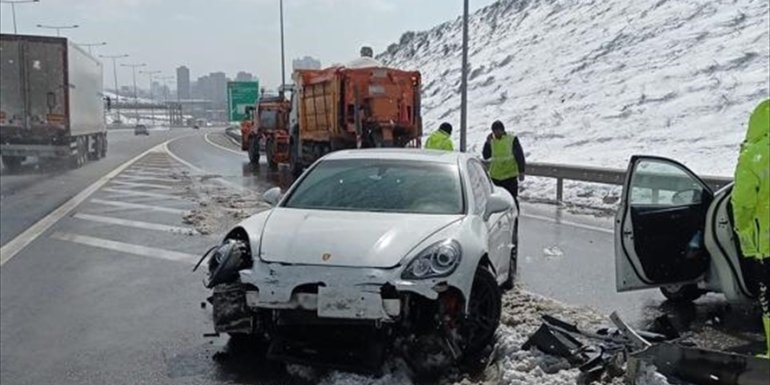 Yeni Malatyaspor Kulübü Başkanı Adil Gevrek, İstanbul'da kaza yaptı