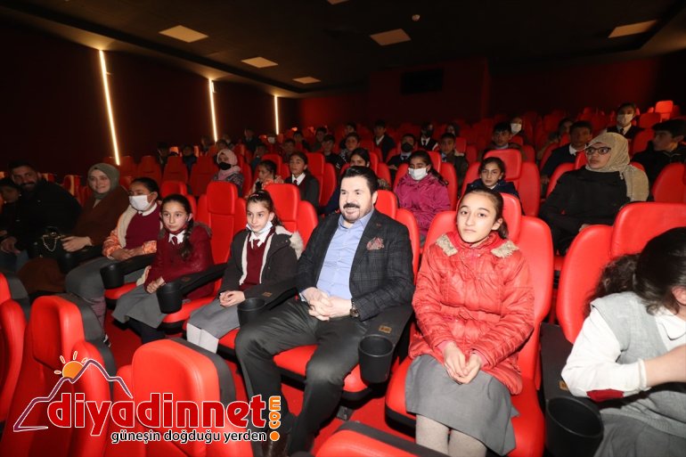 buluşturdu yaşayan sinemayla Belediye öğrencileri Sayan Başkanı Ağrı - AĞRI köyde 2
