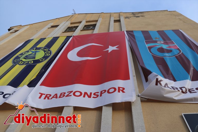 asıldı Türk Ağrı bayrakları ve Trabzonspor Belediyesine 4