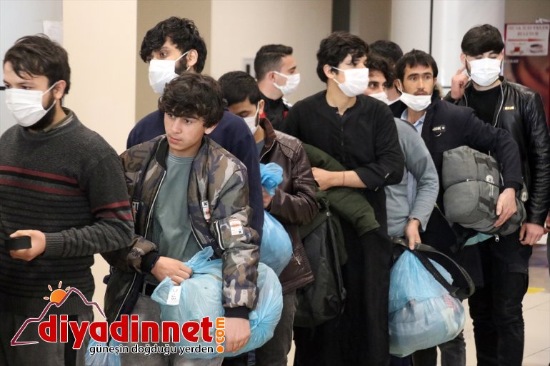 Afgan ülkelerine düzensiz göçmen uçakla yakalanan 227 gönderildi Ağrı