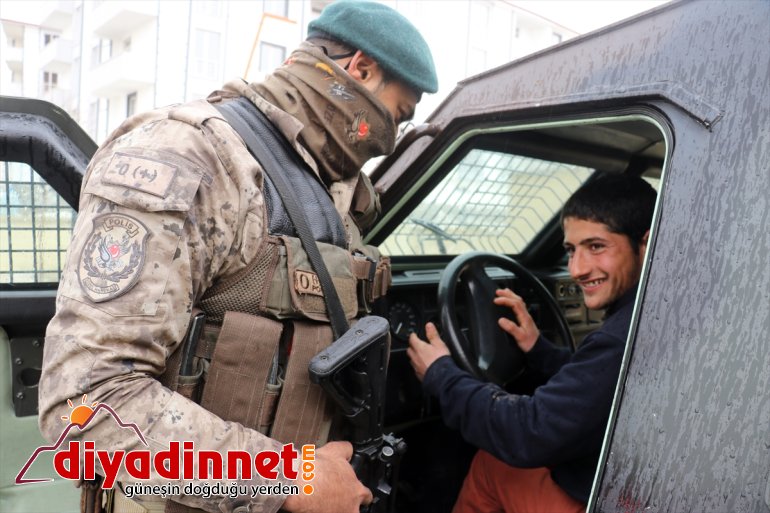 Polisler hediye özel edip AĞRI çocukları - ziyaret dağıttı 7