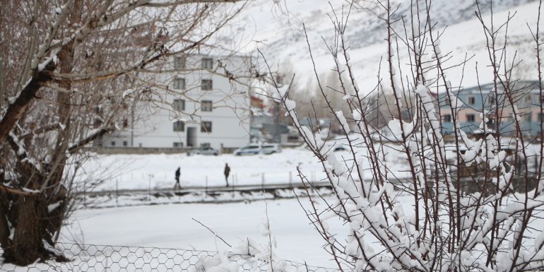 Bingöl Karlıova'da kar etkisini sürdürüyor