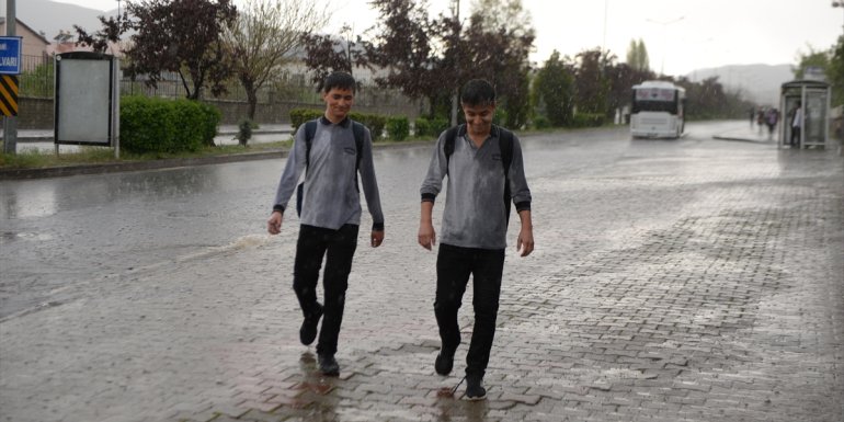 Bingöl'de sağanak ve dolu etkili oldu