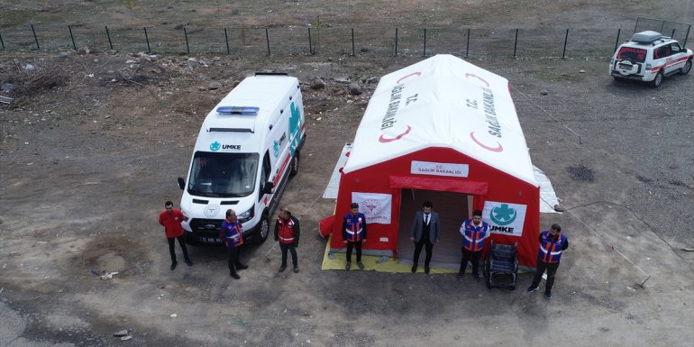 Bingöl'de UMKE, olası afetlerde kuracağı çadırlarda acil servis hizmeti sunacak