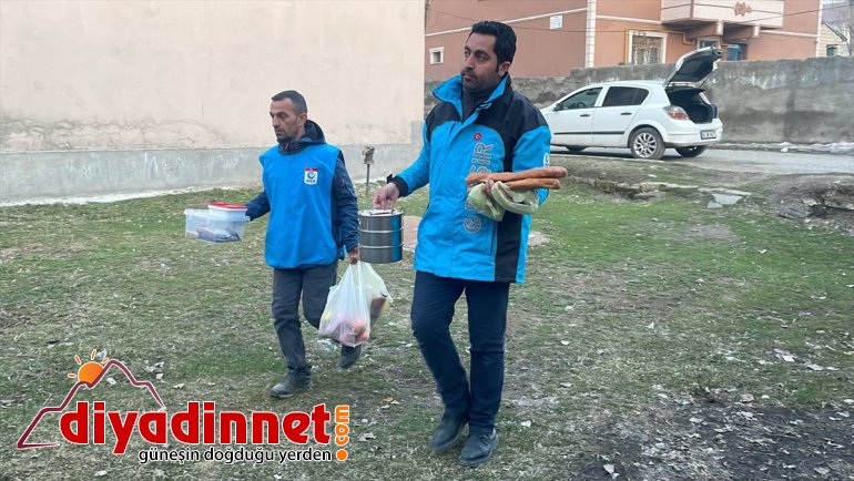 götürüyorlar ihtiyaç Kap Kalp deyip sahibi yemek iftarda ailelere sıcak Bir Bir 2