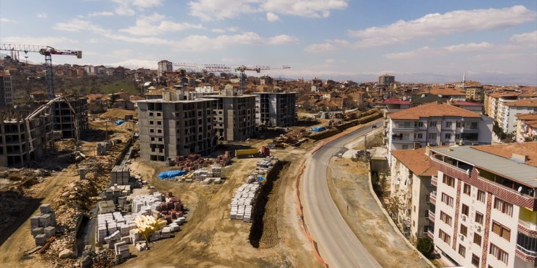 Büyükşehir Belediye Başkanı Gürkan, yol yapım çalışmalarını inceledi