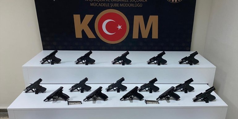 Elazığ'da silah kaçakçılığı operasyonunda yakalanan 3 kişi tutuklandı