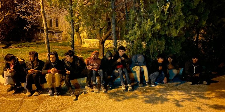 Erzincan'da 11 düzensiz göçmen yakalandı