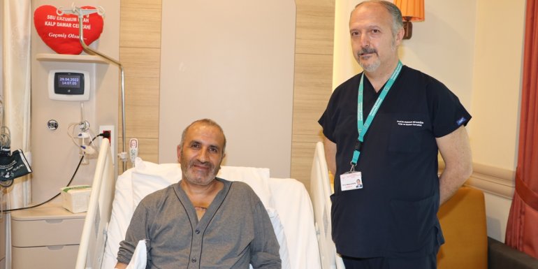 ERZURUM - 4 santimetrelik kesiyle kalp ameliyatı olan iki hasta şifa buldu1