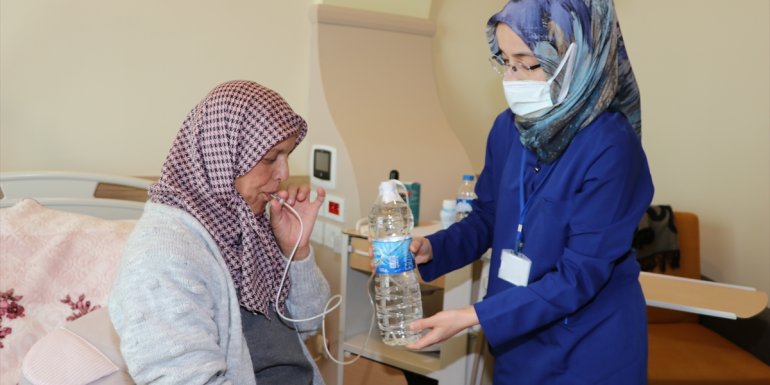 Erken şifa için ameliyattan önce egzersizlerle nefeslerini kuvvetlendiriyorlar