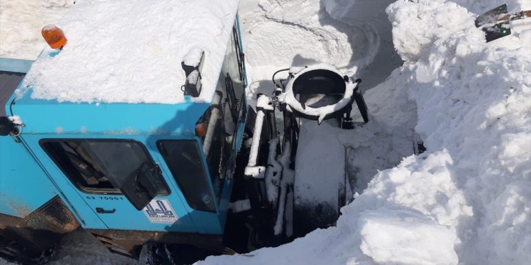 Erzurum ve Kars'ta kar nedeniyle 32 yerleşim yerine ulaşım sağlanamıyor